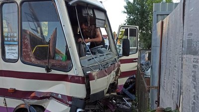 ДТП в Ужгороді: водій легкового авто загинув, ще троє — травмовані