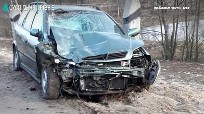 Рівненщина: від лобового зіткнення з авто загинули водій та пасажир мотоцикла