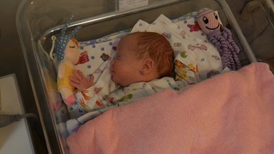 У Львові виписали з лікарні дівчинку, яка народилася недоношеною та була інфікована COVID-19 У Львові виписали з лікарні дівчинку, яка народилася недоношеною та була інфікована COVID-19