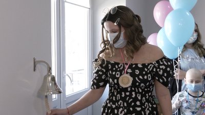 У Черкасах 16-річну дівчину виписали з лікарні після того, як пересадили кістковий мозок У Черкасах 16-річну дівчину виписали з лікарні після того, як пересадили кістковий мозок