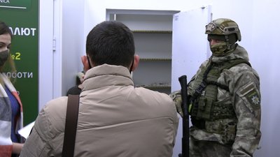 У Вінниці в обмінному пункті проводили незаконні операції з криптовалютою У Вінниці в обмінному пункті проводили незаконні операції з криптовалютою