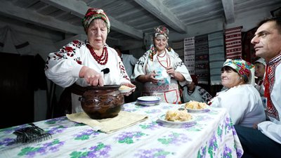 "Кулінарний спадок" — як на Житомирщині зберігають та популяризують рецепти автентичної страви — макар