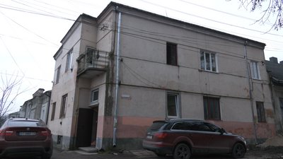 На Франківщині у Рогатині знайшли написи в'язнів на стінах катівні НКВС На Франківщині у Рогатині знайшли написи в'язнів на стінах катівні НКВС