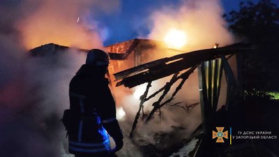 Внаслідок пожежі на дачі у Бердянську загинули двоє людей Внаслідок пожежі на дачі у Бердянську загинули двоє людей
