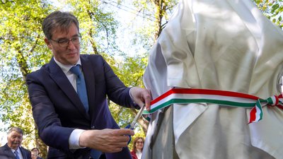 В Ужгороді відкрили пам'ятник Імре Надю