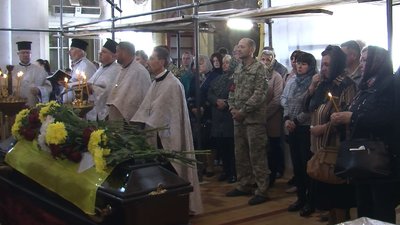 У Луцьку попрощалися із 52-річним загиблим військовим Ігорем Дяченком У Луцьку попрощалися із 52-річним загиблим військовим Ігорем Дяченком