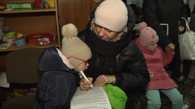У Луцьку роздали 550 пакунків із теплим одягом від ЮНІСЕФ У Луцьку роздали 550 пакунків із теплим одягом від ЮНІСЕФ
