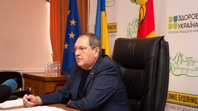 "Як працювати під час воєнного стану нас не вчили". Голова обладміністрації звітував про роботу за пів року