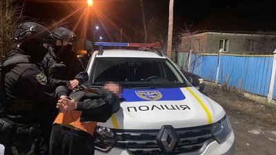 На Черкащині затримали чоловіка, який вбив пенсіонера На Черкащині затримали чоловіка, який вбив пенсіонера
