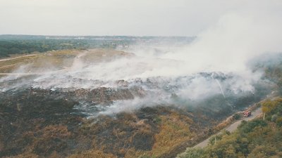 Другий день гасіння пожежі Другий день гасіння пожежі