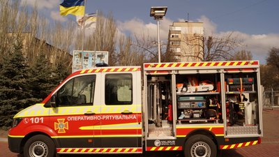 Запорізькі рятувальники отримали спеціальний автомобіль