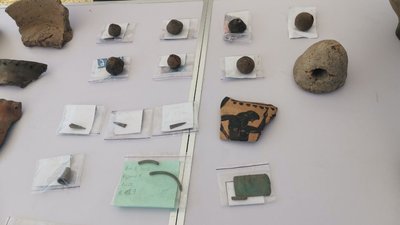Античні амфори, кераміка, частини зброї: на Полтавщині досліджують скіфське поселення Античні амфори, кераміка, частини зброї: на Полтавщині досліджують скіфське поселення