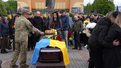 Із добровольцем, ветераном АТО Володимиром Мартинюком попрощались у Рівному