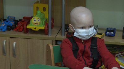 "У подарунок аптечку, щоб лікувати ляльок": про що мріють та як борються онкохворі діти з Черкащини