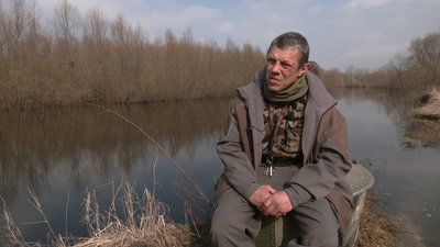 "Дорога життя" через Десну: як чернігівські волонтери на човнах доставляли речі та евакуйовували людей під обстрілами "Дорога життя" через Десну: як чернігівські волонтери на човнах доставляли речі та евакуйовували людей під обстрілами