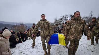 На Закарпатті попрощалися із полеглим захисником Олексієм Когутом На Закарпатті попрощалися із полеглим захисником Олексієм Когутом