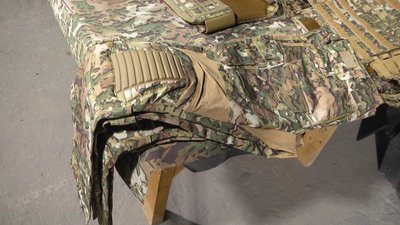 Хмельницьке підприємство розробило і виготовляє власну модель бойових штанів з інтегрованим захистом коліна. Хмельницьке підприємство розробило і виготовляє власну модель бойових штанів з інтегрованим захистом коліна.