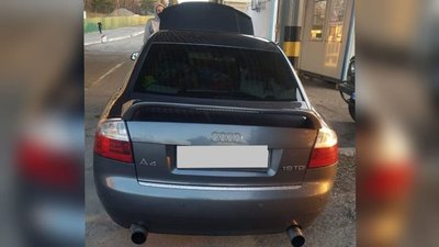Викрадений у Чехії: на кордоні зі Словаччиною виявили авто, яке розшукував "Інтерпол"
