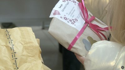 Дітям, що на війні втратили батьків, надішлють 300 "пакунків добра" Дітям, що на війні втратили батьків, надішлють 300 "пакунків добра"
