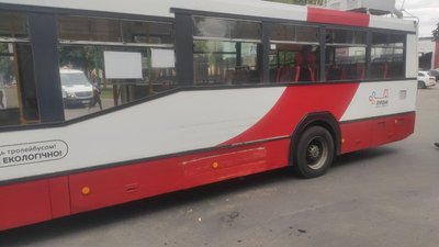У Луцьку в мікрорайоні ЛПЗ зіткнулися тролейбус і маршрутка У Луцьку в мікрорайоні ЛПЗ зіткнулися тролейбус і маршрутка