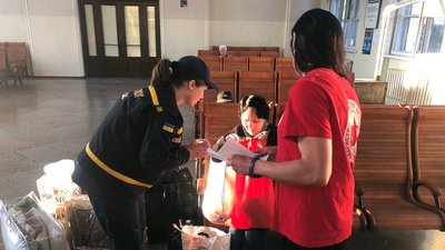 На Житомирщину прибув 15 евакуаційний потяг з вимушеними переселенцями На Житомирщину прибув 15 евакуаційний потяг з вимушеними переселенцями
