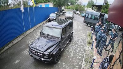 Група чоловіків намагалася проникнути на територію Миколаївського тепловозоремонтного заводу