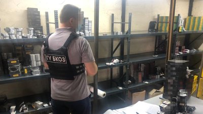 Продавали по всій країні. В Одесі викрили цех з виробництва підроблених сигарет – СБУ