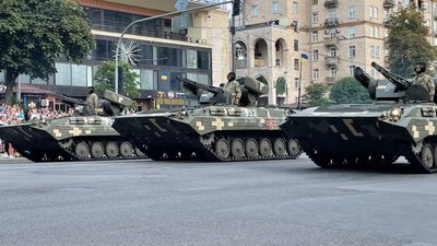 У Києві розпочалася фінальна репетиція військового параду. Як це відбувається У Києві розпочалася фінальна репетиція військового параду. Як це відбувається