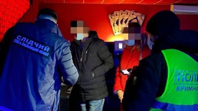 У Кам'янці на центральному ринку СБУ припинила роботу грального закладу