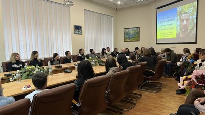 У Житомирі родинам загиблих військових передали державні нагороди У Житомирі родинам загиблих військових передали державні нагороди