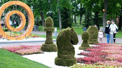 Київська військова адміністрація назвала безпечні для відвідування парки та сквери