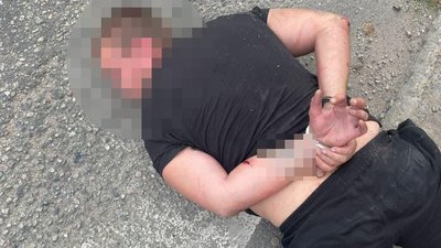 У Запоріжжі чоловік у стані наркотичного сп'яніння втікав від поліції та спричинив кілька ДТП У Запоріжжі чоловік у стані наркотичного сп'яніння втікав від поліції та спричинив кілька ДТП