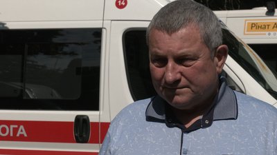 Падіння рівнянина з вікна: що кажуть медики та очевидці Падіння рівнянина з вікна: що кажуть медики та очевидці
