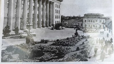 "Це небезпечно". Про підвал з водою під центральним сквером Кропивницького розповів Сергій Коваленко