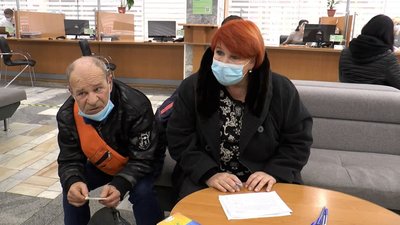 У ЦНАП прийшли вакцинуватися члени громадської організації "Спілка членів сімей загиблих та безвісти зниклих в зоні АТО" У ЦНАП прийшли вакцинуватися члени громадської організації "Спілка членів сімей загиблих та безвісти зниклих в зоні АТО"