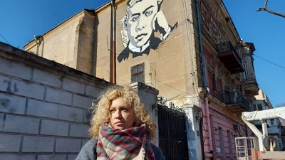 В Одесі створили мурал із зображенням письменника Володимира Жаботинського В Одесі створили мурал із зображенням письменника Володимира Жаботинського