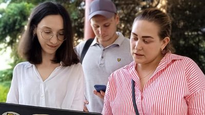 На заняттях здебільшого практикують розмовну мову На заняттях здебільшого практикують розмовну мову