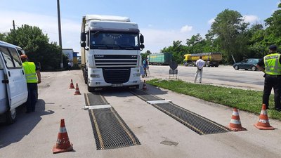 На в'їзді в Кропивницький Укртрансбезпека штрафувала перевантажені машини