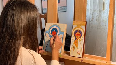 Почала займатися іконописом за велінням Бога. Художниця-іконописиця Юлія Багринівська