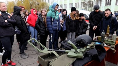 Рятувальники провели тренінг для вінницьких закладів освіти Рятувальники провели тренінг для вінницьких закладів освіти