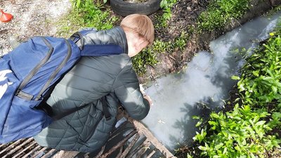 "Сморід нестерпний". На Донеччині встановлюють як до каналізаційного колектора потрапив мазут