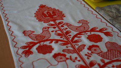 У Сумах рідні військовополонених і зниклих безвісти закінчують роботу над "Рушником надії"