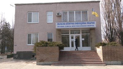 "Всі кисневі місця зайняті". Лікарі — про ситуацію в інфекційній лікарні
