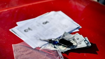 Військовослужбовця в Одесі підозрюють у вимаганні 5000 доларів за "службу в тилу" Військовослужбовця в Одесі підозрюють у вимаганні 5000 доларів за "службу в тилу"