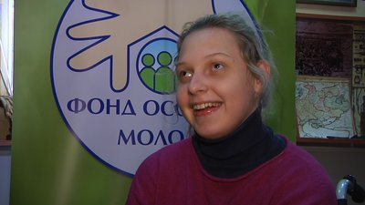 Юлія, грає роль лисиці Юлія, грає роль лисиці