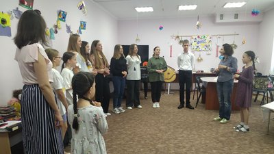 Як працює арттерапевтичний центр у Луцькій музичній школі для дітей-переселенців Як працює арттерапевтичний центр у Луцькій музичній школі для дітей-переселенців