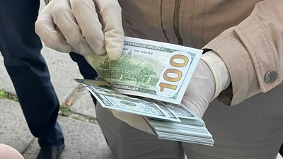 Майже 24 тисячі доларів за дозвіл на будівництво: на Львівщині затримали експрацівницю ДАБІ
