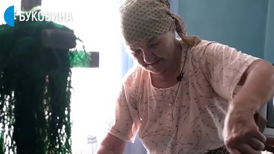 Майже 60 років тче буковинські тайстри. Орися Шпаюк. СУСПІЛЬНЕ | ЛЮДИ