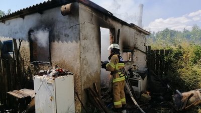 Вибуху вдалося запобігти. На Херсонщині вчасно загасили пожежу в будівлі