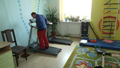 На Рівненщину перевели психоневрологічний інтернат з Донеччини. Як почуваються підопічні На Рівненщину перевели психоневрологічний інтернат з Донеччини. Як почуваються підопічні